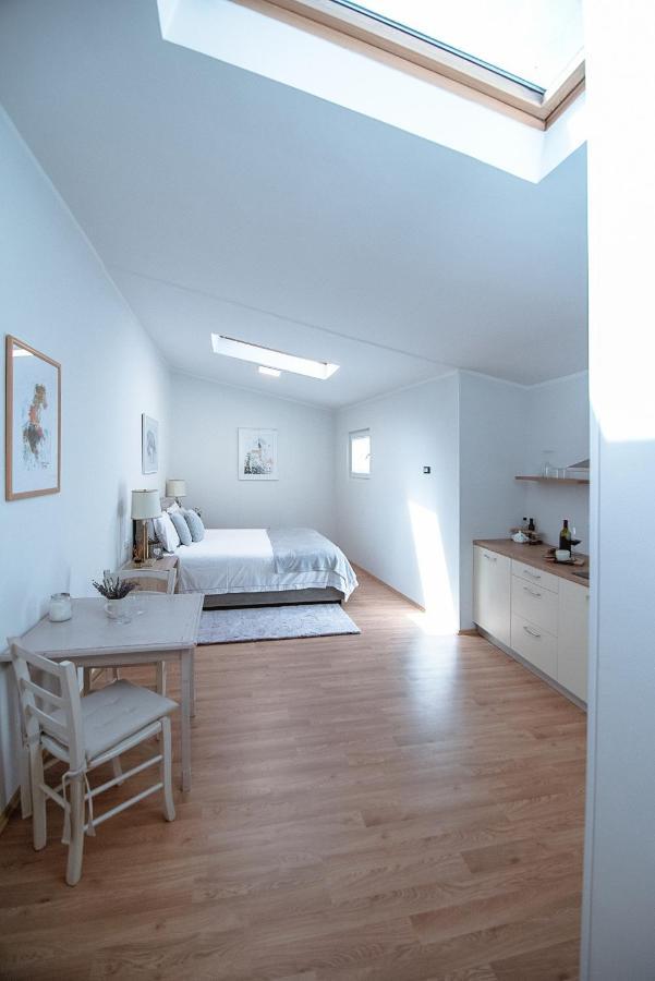 Apartment Ana - Karst Cycling Paradise Dutovlje Buitenkant foto